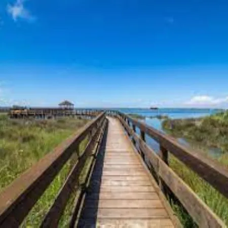 Comfortable Beachfront Apartamento Rosolina Mare