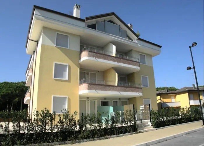 Comfortable Beachfront * Rosolina Mare